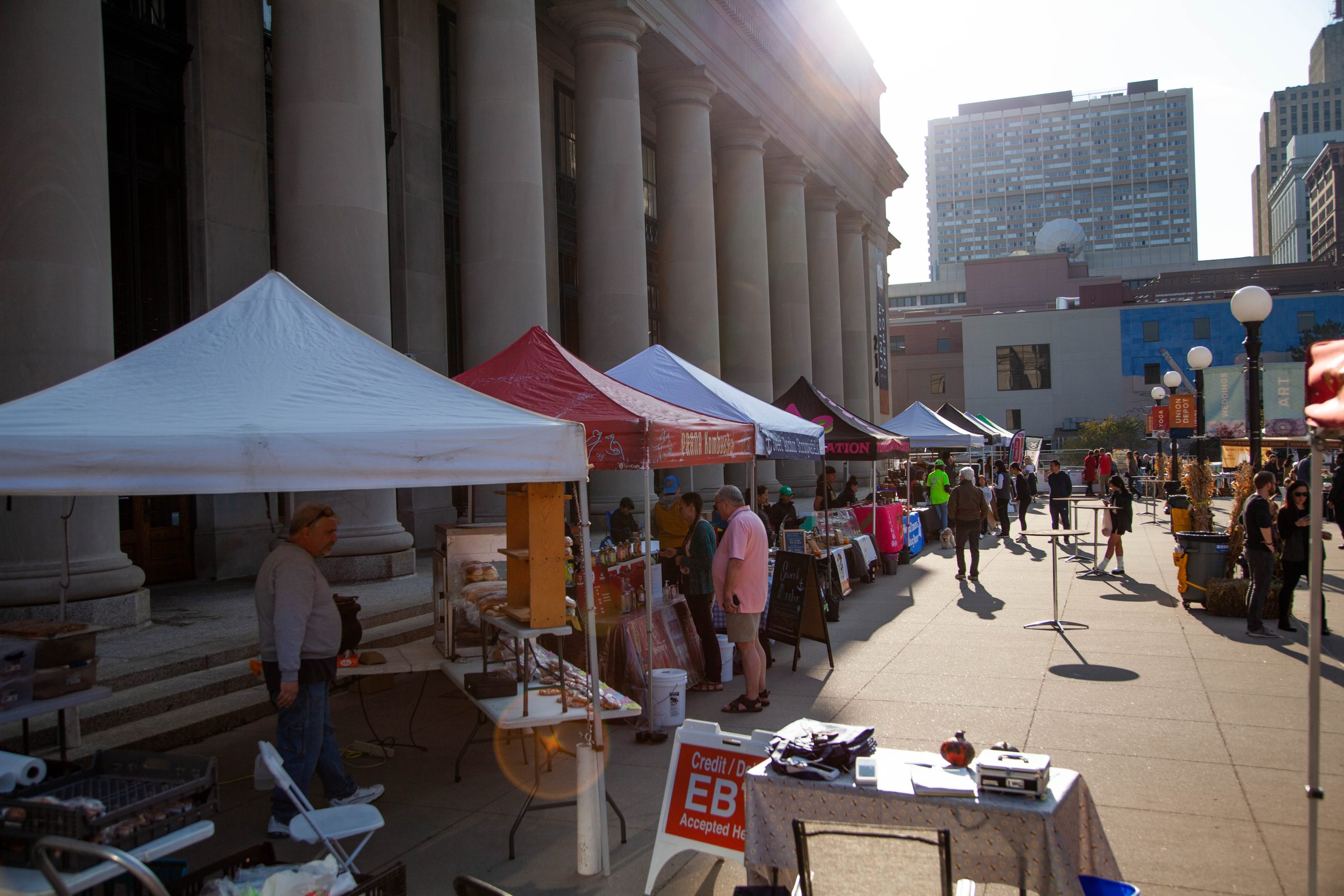 farmers market outside union depot