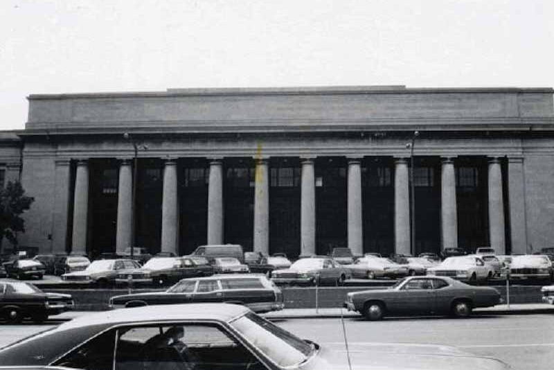 Cars in front of Union Depot